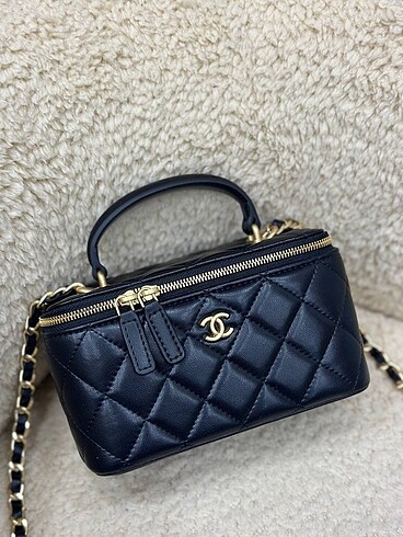  Beden Chanel vanity case
