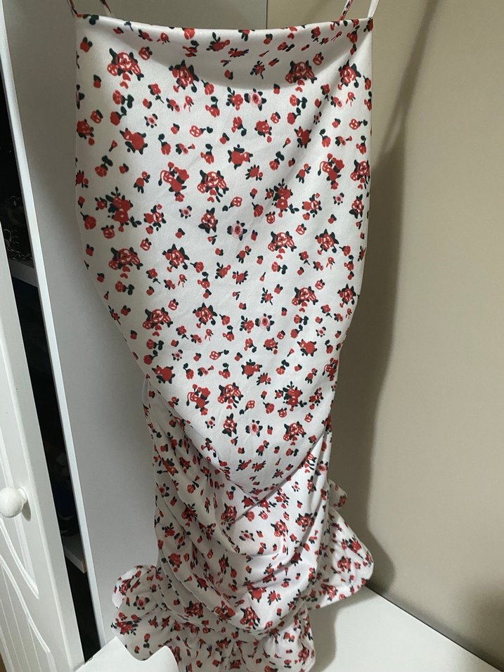 Beyaz Çiçek Desenli Drapeli Mini Elbise - Görsel 3