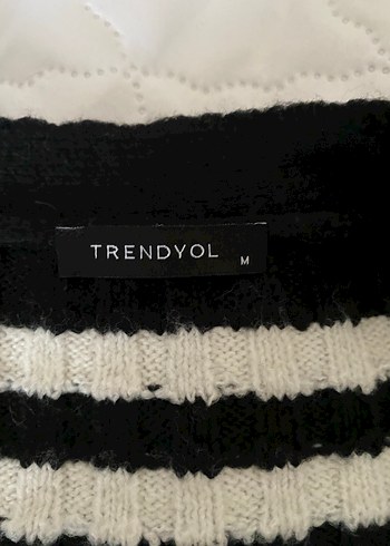 Trendyol & Milla Düğmeli Siyah Beyaz Çizgili Triko Hırka