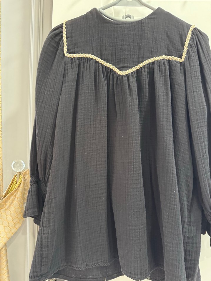 Kadınlar için Siyah Nakışlı Keten Bluz - Görsel 2