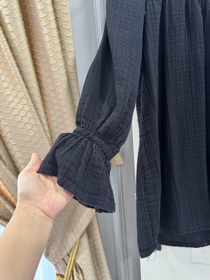 Kadınlar için Siyah Nakışlı Keten Bluz - Görsel 4