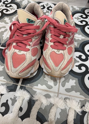 Pembe Bağcıklı Kadın Spor Ayakkabı