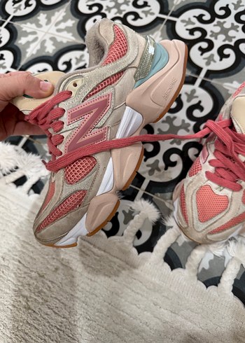 New Balance Pembe Bağcıklı Kadın Spor Ayakkabı