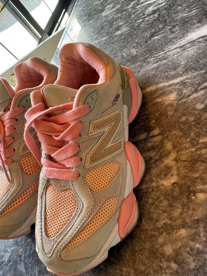 Pembe Tüylü Yüksek Topuklu Spor Ayakkabı - Görsel 4