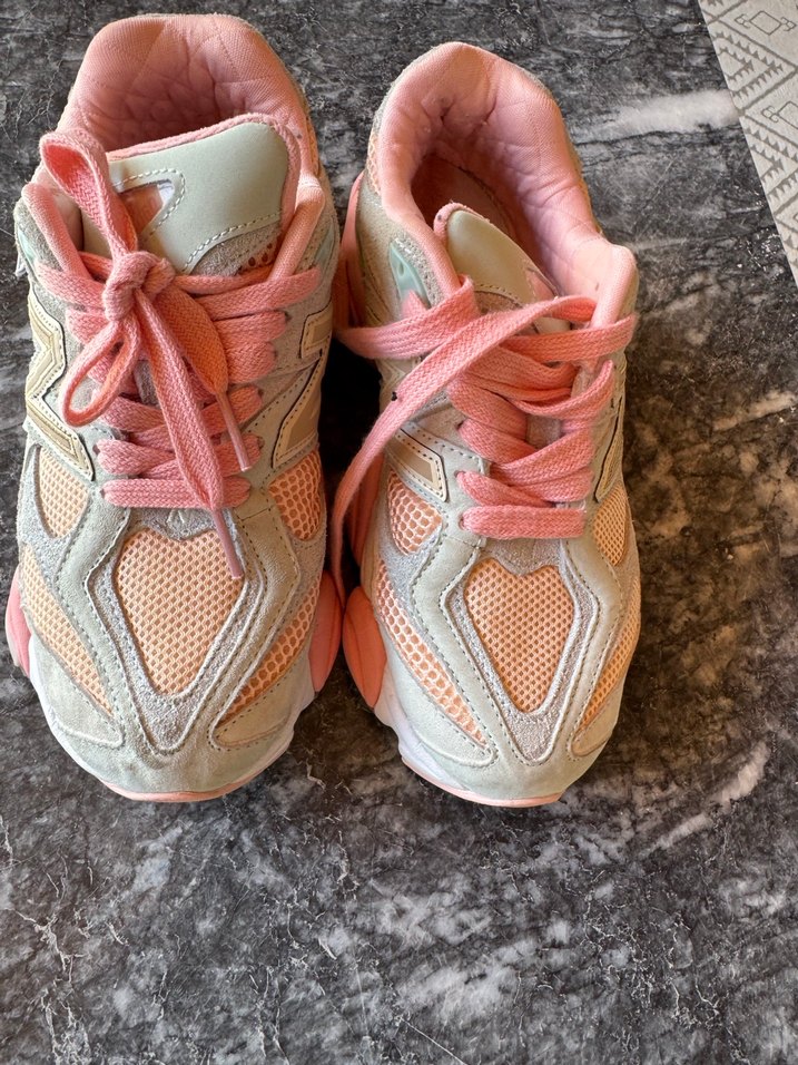 Pembe Tüylü Yüksek Topuklu Spor Ayakkabı - Görsel 5