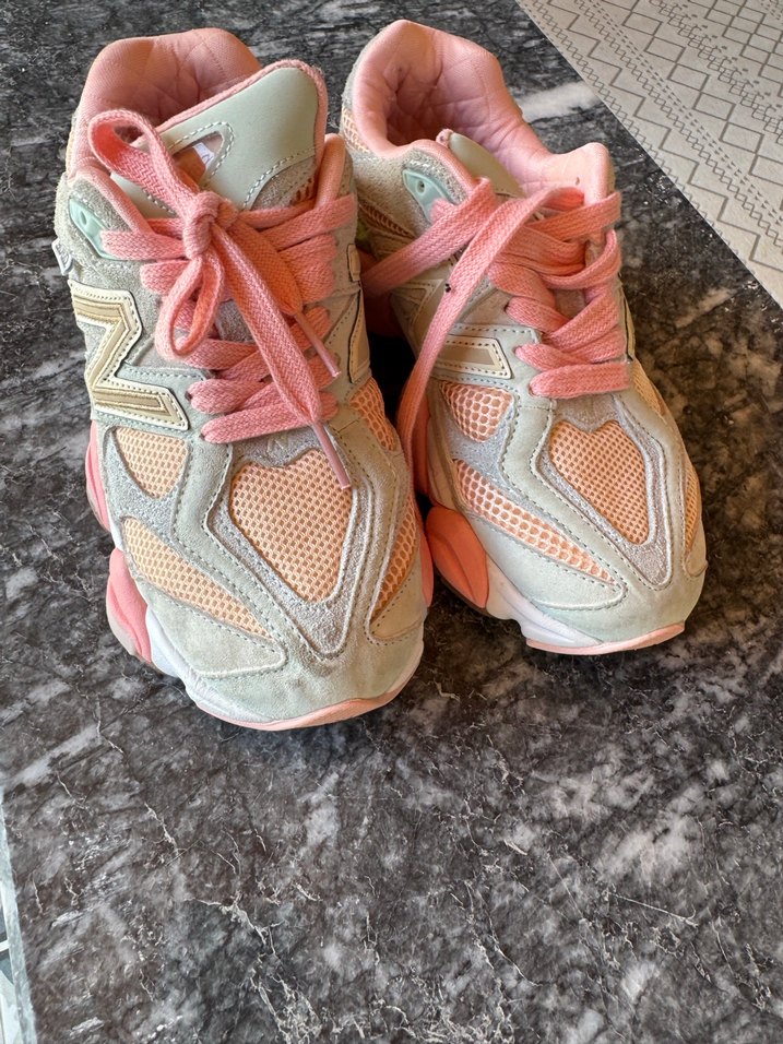 Pembe Tüylü Yüksek Topuklu Spor Ayakkabı - Görsel 2