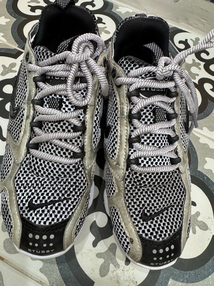 Yüksek Topuklu Gri Yılan Desenli Bağcıklı Spor Ayakkabı - Görsel 4