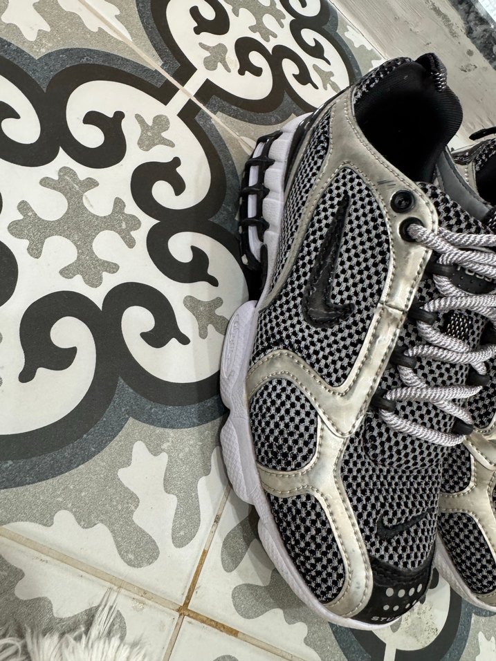 Yüksek Topuklu Gri Yılan Desenli Bağcıklı Spor Ayakkabı - Görsel 3