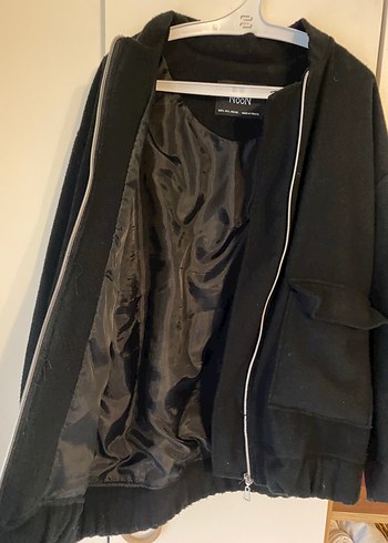 Siyah Fermuarlı Yumuşak Kumaşlı Kadın Ceket - Görsel 4