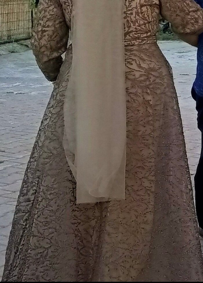 Bej Uzun Kollu Drapeli Kadın Abiye - Görsel 3