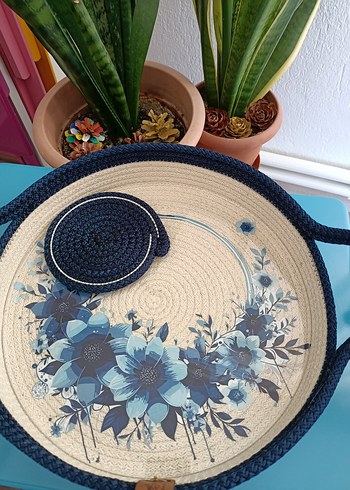 Diğer Mavi Çiçek Desenli tepsi ve bardak altlığı