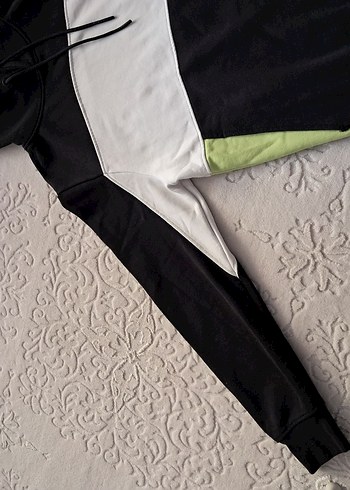 Siyah Kapüşonlu Rahat Kesim Sweatshirt - Görsel 5