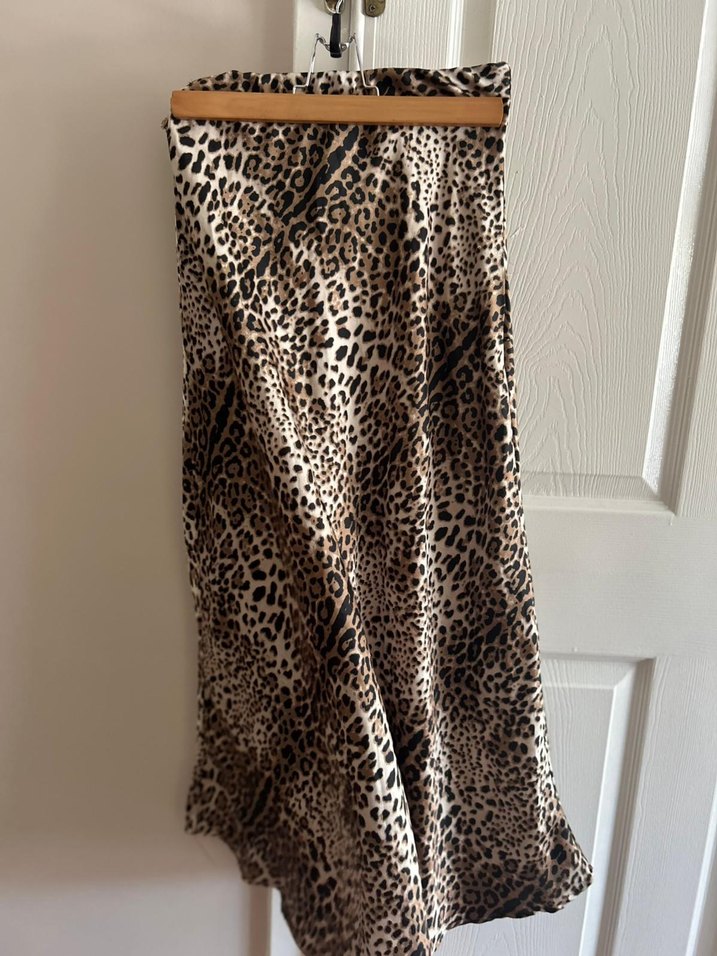 Leopar Desenli Uzun Saten Etek - Görsel 2
