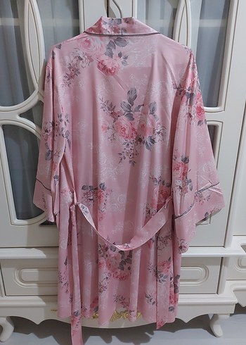 Pembe Çiçek Desenli Sabahlık - Görsel 3