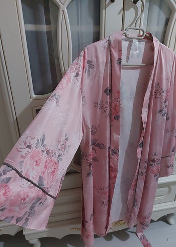Pembe Çiçek Desenli Sabahlık - Görsel 2