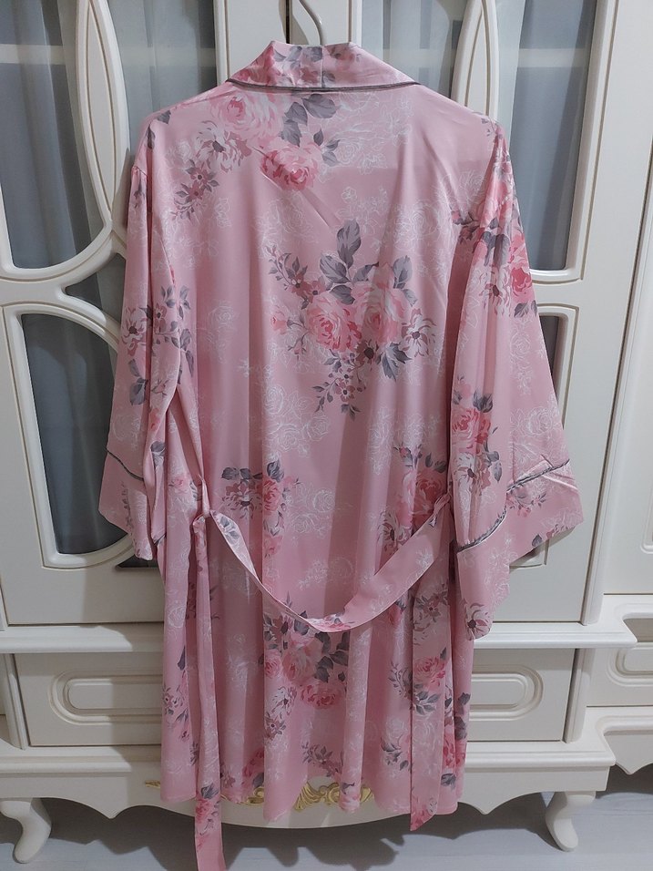 Pembe Çiçek Desenli Sabahlık - Görsel 3