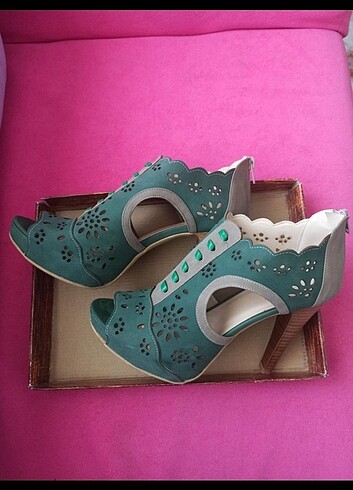 Yeşil topuklu ayakkabı - Görsel 3