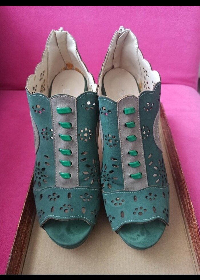 Yeşil topuklu ayakkabı  - Görsel 4
