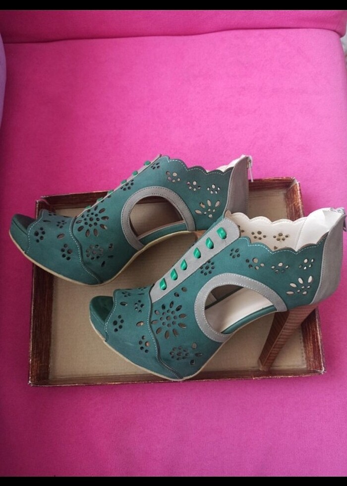 Yeşil topuklu ayakkabı  - Görsel 3