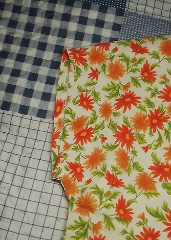 Çiçek Desenli Kısa Kollu Bluz - Görsel 4