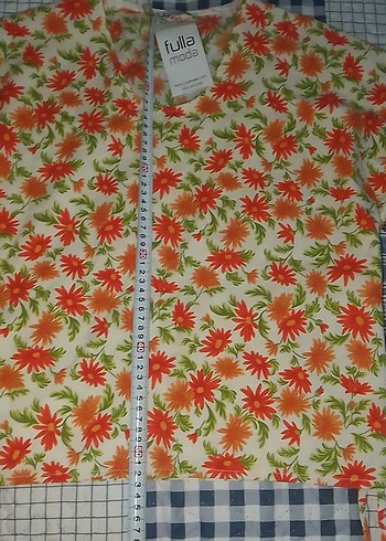 Çiçek Desenli Kısa Kollu Bluz - Görsel 5