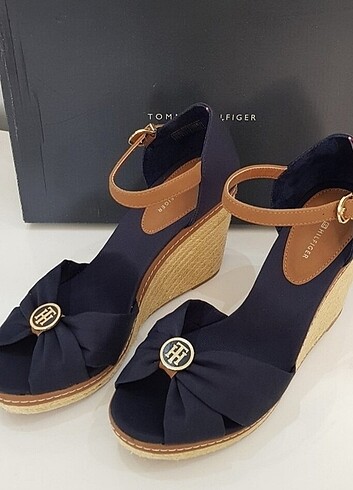 Tommy hilfiger orijinal dolgu topuk ayakkabi