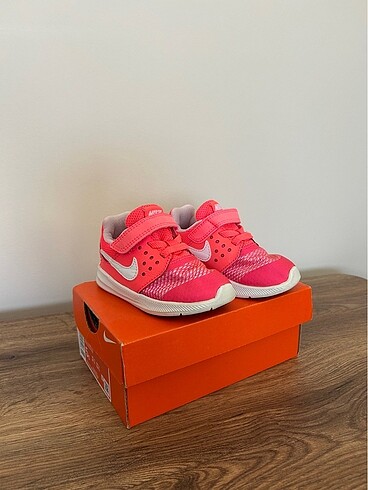 Nike downshifter 7 22 no