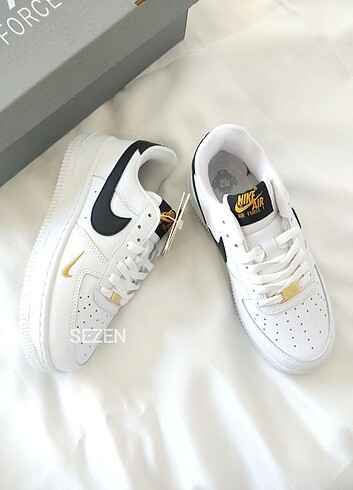 Nike Nike airforce beyaz  siyah&Gold
