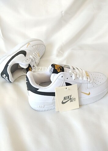 39 Beden Nike airforce beyaz  siyah&Gold