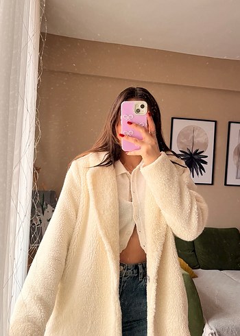 Beyaz Peluş Detaylı Kadın Kaban - Görsel 3