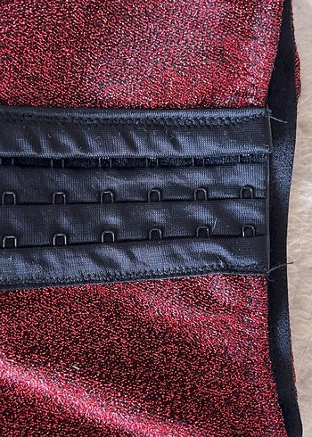 Parlak Kırmızı Straplez Bustiyer - Görsel 3