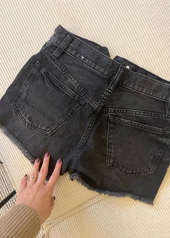 32 Beden Siyah Düğmeli Mini Kadın Kot Şort