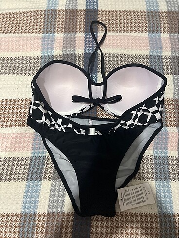44 Beden siyah Renk Siyah bikini
