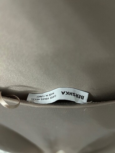 xs Beden bershka elbise