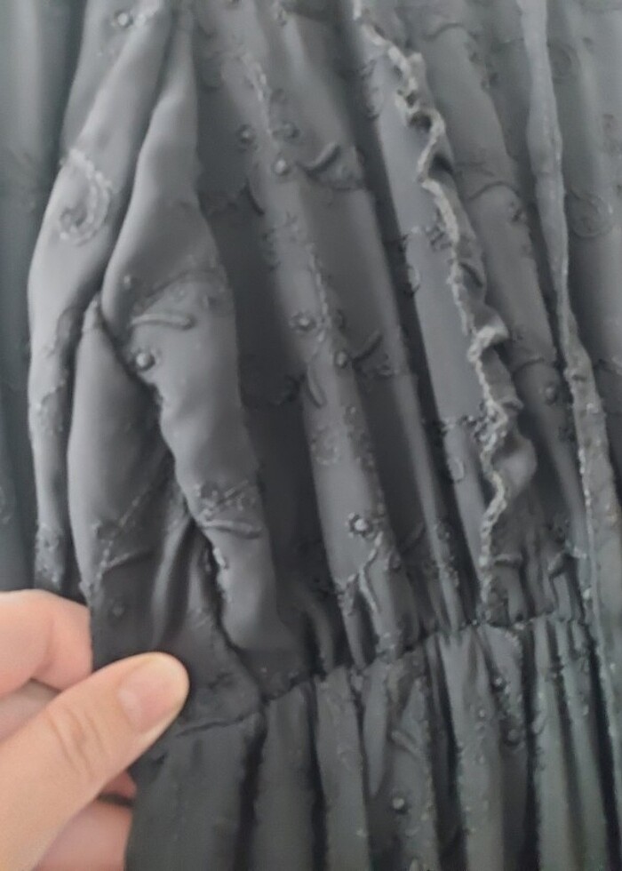 Üzeri islemeli tül elbise  - Görsel 4