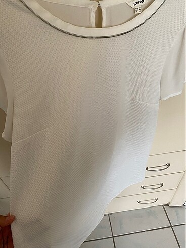 Koton Koton yakası taş detaylı beyaz bluz