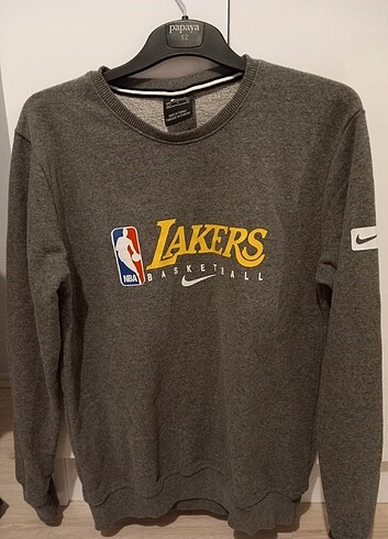 Lakers sweatshirt 
