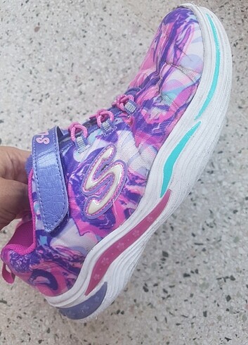 Işıklı skechers