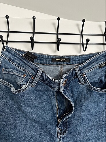 31 Beden mavi Renk Mom jean