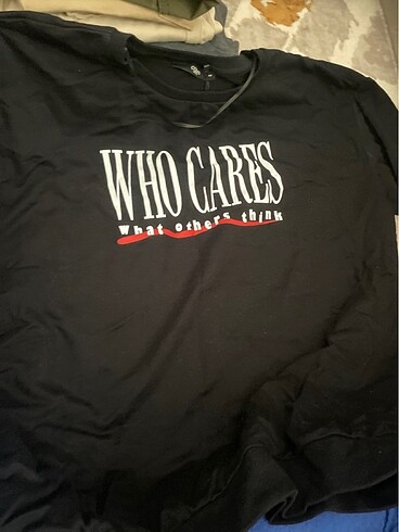 Siyah yeni etiketli Sweatshirt