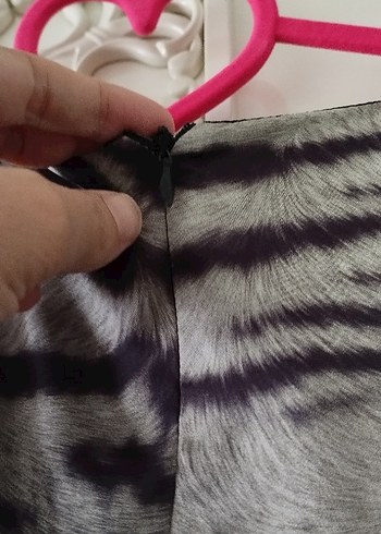 Gri Zebra Desenli Uzun Salaş Elbise - Görsel 5