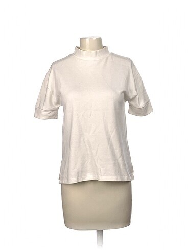 Zara T-shirt %70 İndirimli.