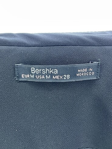 m Beden siyah Renk Bershka Blazer %70 İndirimli.