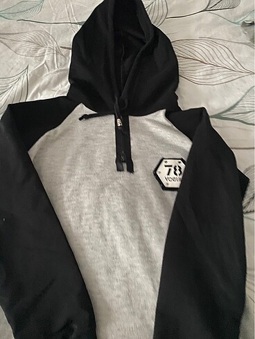Kapşonlu sweat