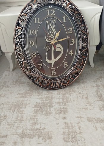 Beden Kahverengi Oyma Desenli Duvar Saati