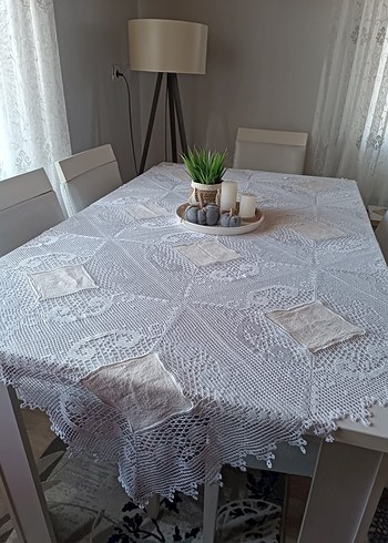 El işi Beyaz Nakışlı Bohem Masa Örtüsü