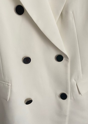 Kadın Beyaz Düğmeli Uzun Kol Blazer Ceket - Görsel 3