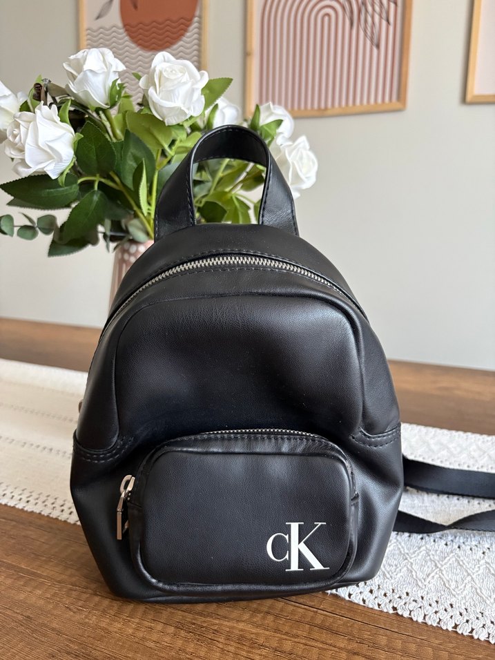 Siyah Deri Kadın Sırt Çantası - Görsel 4