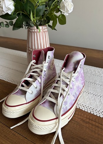 Converse 36,5