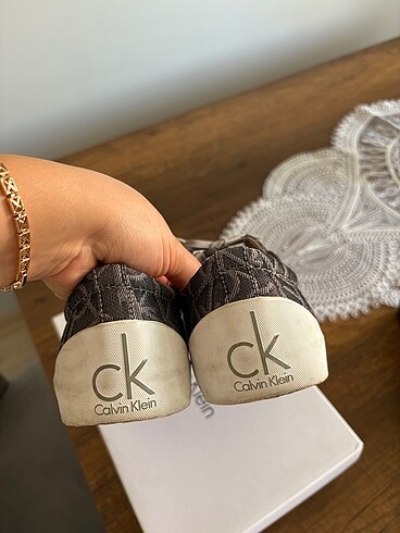 37 Beden Calvin klein ikonik ayakkabi